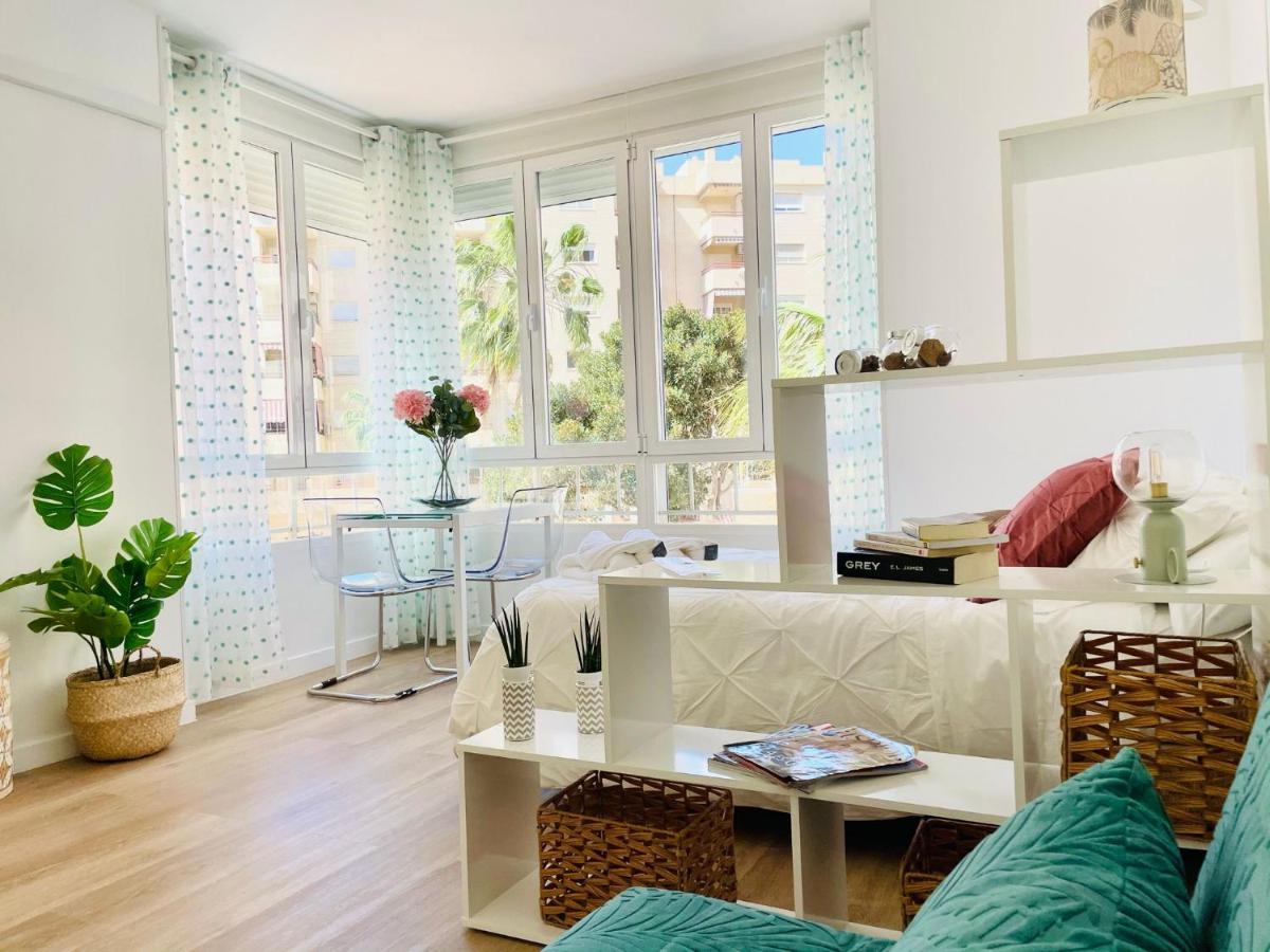 Luxury Loft With Pool In The Centre Apartment ตอร์เรโมลิโนส ภายนอก รูปภาพ