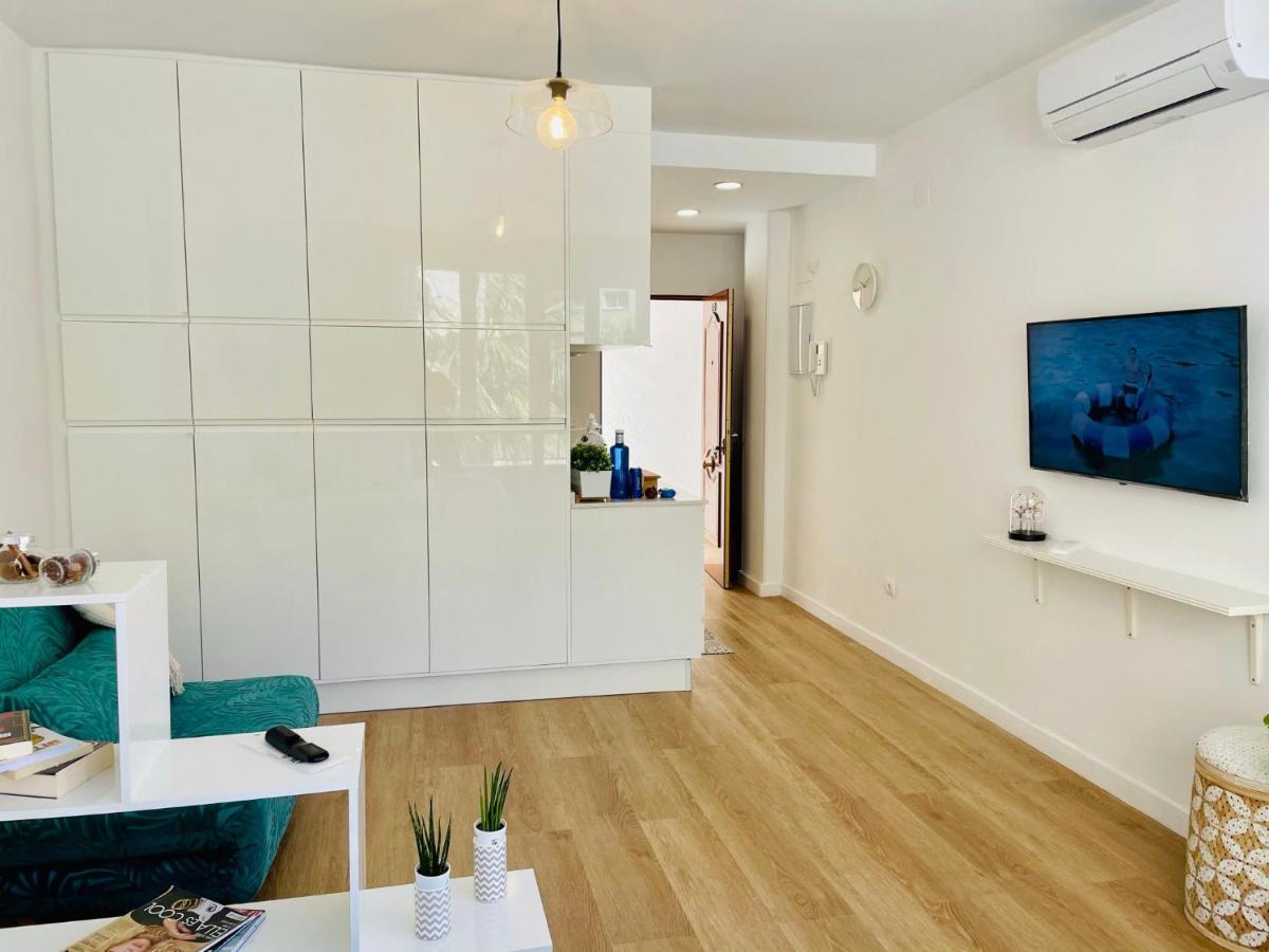 Luxury Loft With Pool In The Centre Apartment ตอร์เรโมลิโนส ภายนอก รูปภาพ