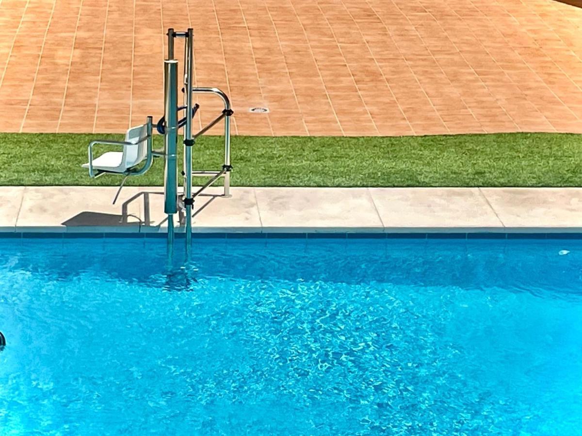Luxury Loft With Pool In The Centre Apartment ตอร์เรโมลิโนส ภายนอก รูปภาพ