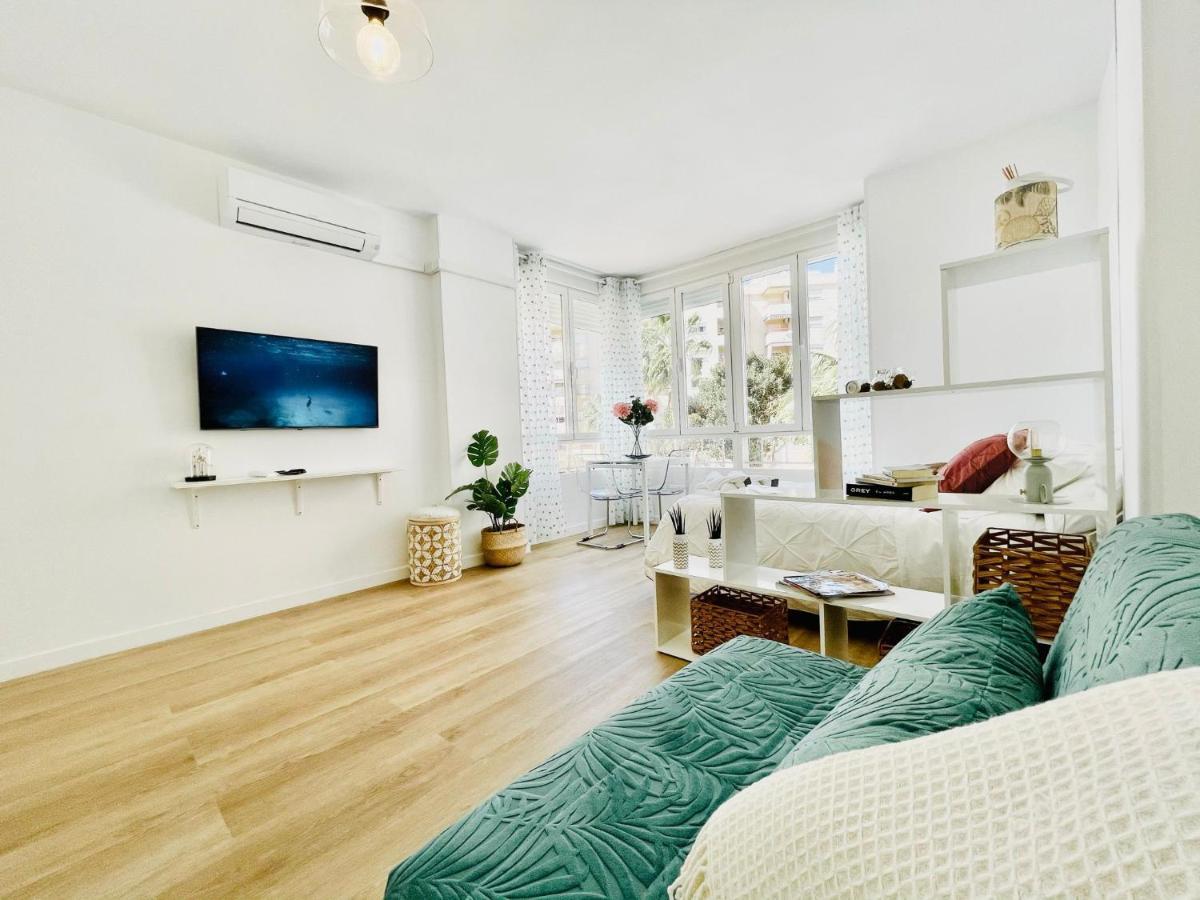Luxury Loft With Pool In The Centre Apartment ตอร์เรโมลิโนส ภายนอก รูปภาพ